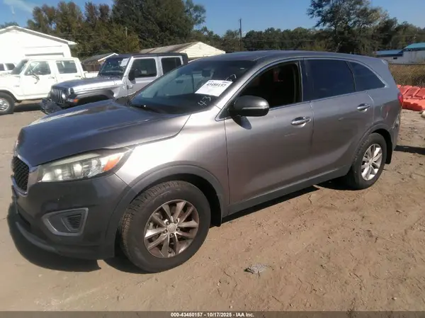 5XYPG4A31GG074882 2016 KIA SORENTO - Image 2