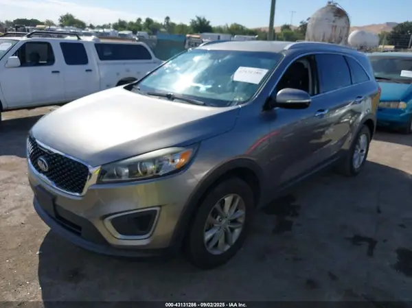 5XYPG4A31GG076549 2016 KIA SORENTO - Image 2