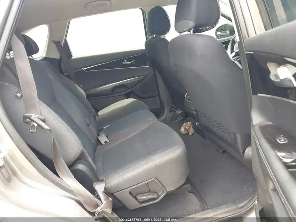 5XYPG4A31GG099331 2016 KIA SORENTO - Image 8