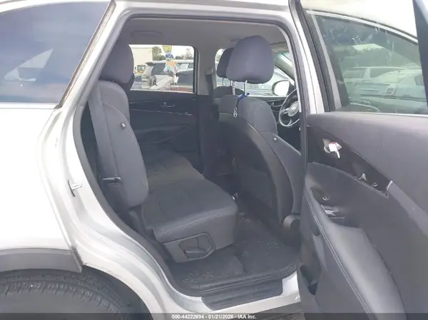 5XYPG4A31GG124471 2016 KIA SORENTO - Image 8