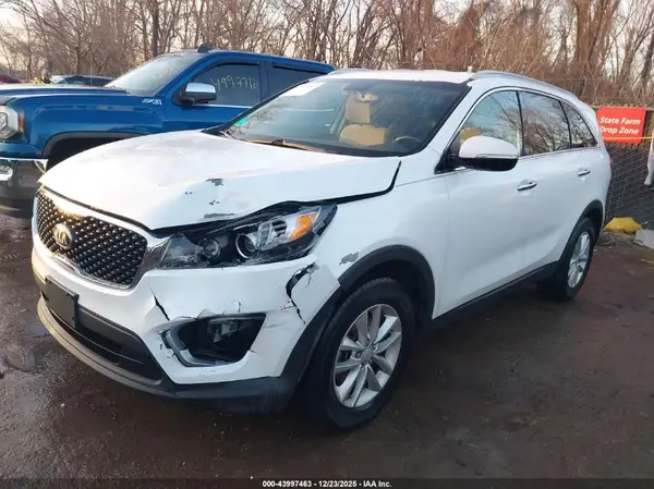 5XYPG4A31GG125877 2016 KIA SORENTO - Image 2