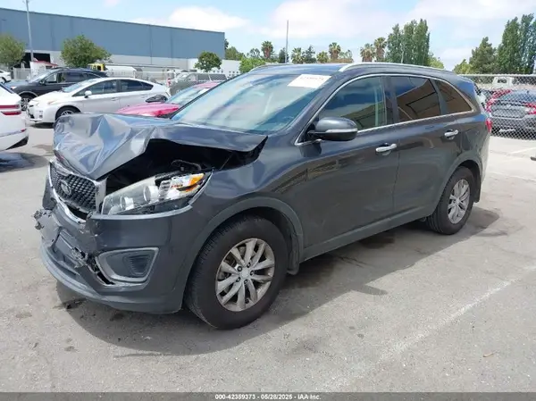 5XYPG4A31GG145482 2016 KIA SORENTO - Image 2