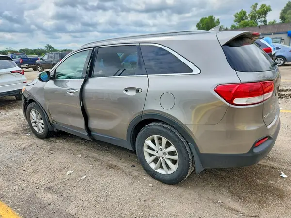 5XYPG4A31GG170978 2016 KIA SORENTO - Image 2