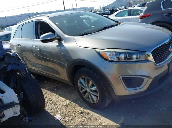 5XYPG4A31GG173105 2016 KIA SORENTO - Image 1