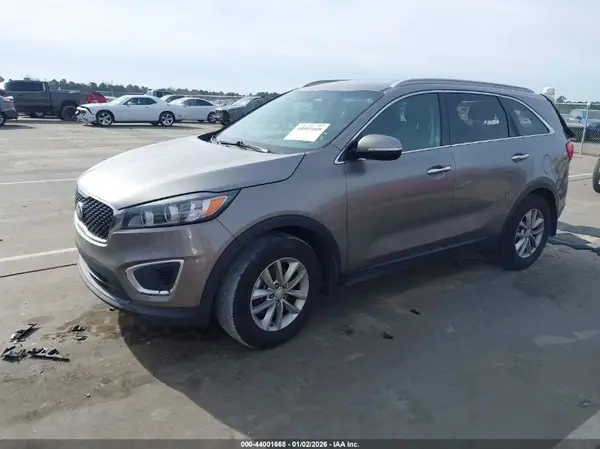 5XYPG4A31GG175517 2016 KIA SORENTO - Image 2