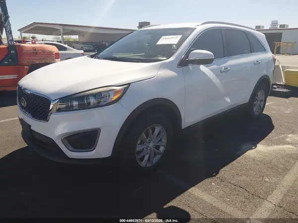 5XYPG4A31GG176893 2016 KIA SORENTO - Image 2