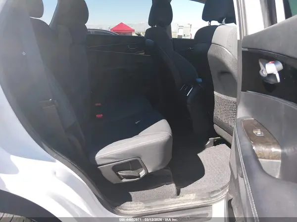 5XYPG4A31GG176893 2016 KIA SORENTO - Image 8