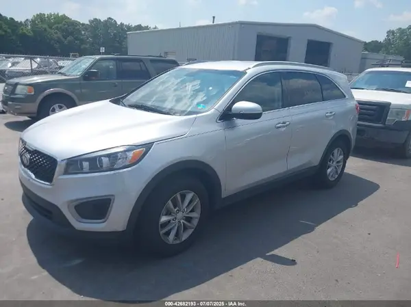 5XYPG4A31HG193310 2017 KIA SORENTO - Image 2