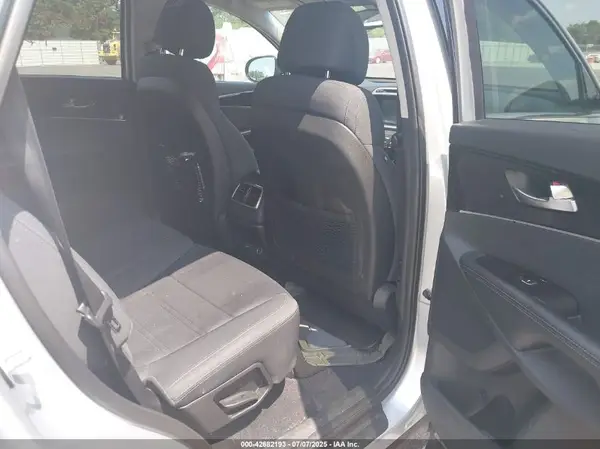 5XYPG4A31HG193310 2017 KIA SORENTO - Image 8