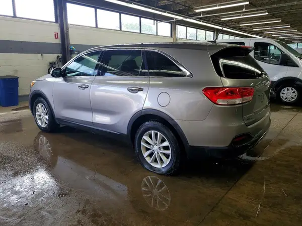 5XYPG4A31HG196255 2017 KIA SORENTO - Image 2