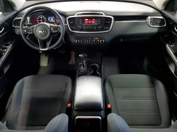 5XYPG4A31HG196255 2017 KIA SORENTO - Image 8