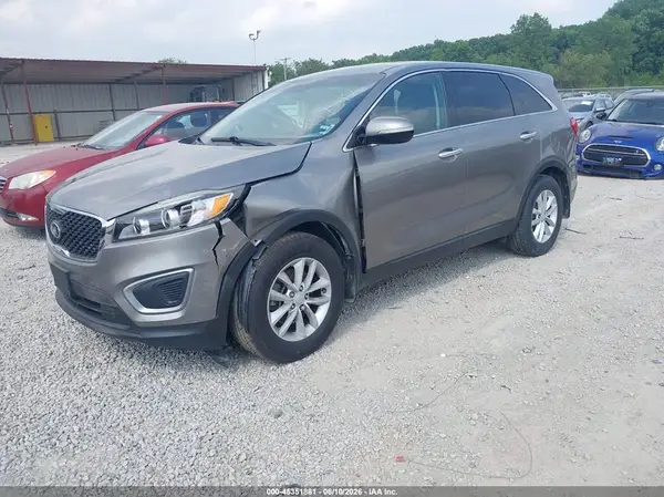 5XYPG4A31HG197549 2017 KIA SORENTO - Image 2