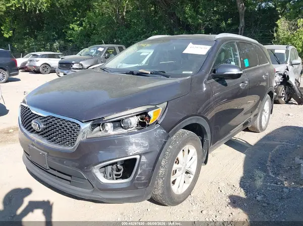 5XYPG4A31HG200353 2017 KIA SORENTO - Image 2