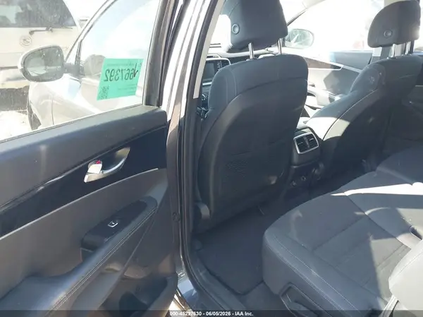 5XYPG4A31HG200353 2017 KIA SORENTO - Image 8