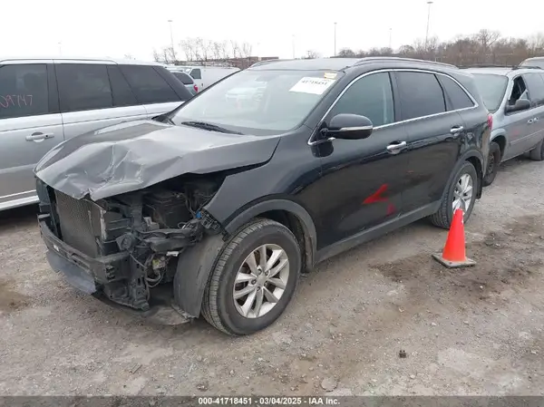 5XYPG4A31HG202877 2017 KIA SORENTO - Image 2