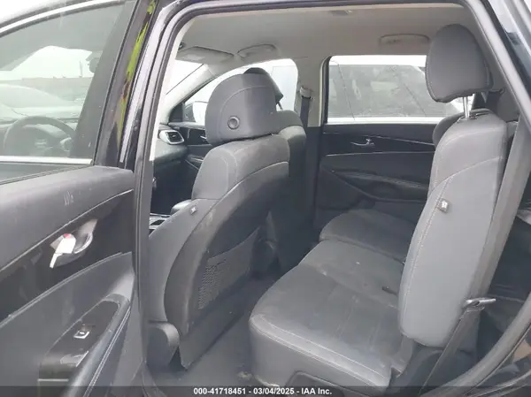 5XYPG4A31HG202877 2017 KIA SORENTO - Image 8
