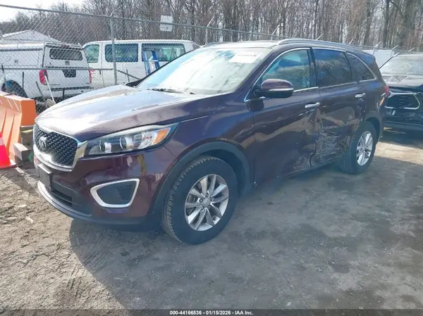 5XYPG4A31HG204659 2017 KIA SORENTO - Image 2