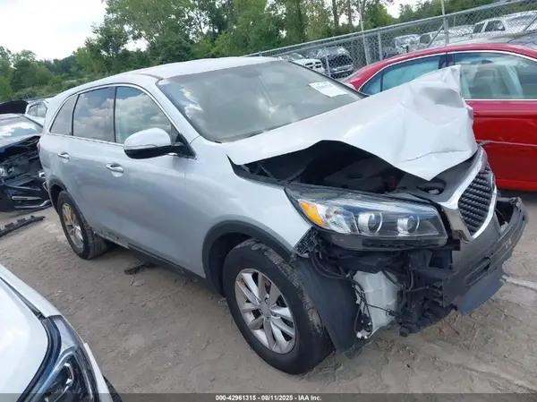 5XYPG4A31HG211563 2017 KIA SORENTO - Image 1