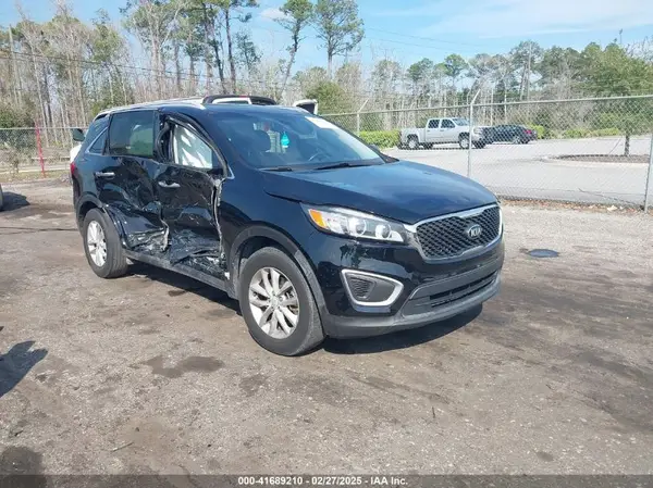 5XYPG4A31HG212258 2017 KIA SORENTO - Image 1