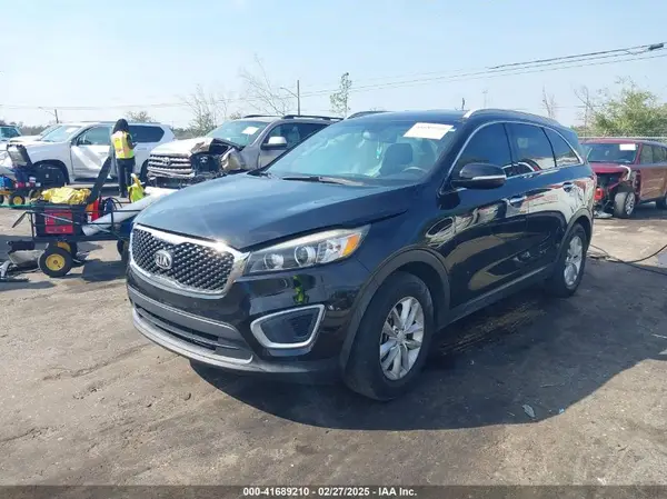 5XYPG4A31HG212258 2017 KIA SORENTO - Image 2