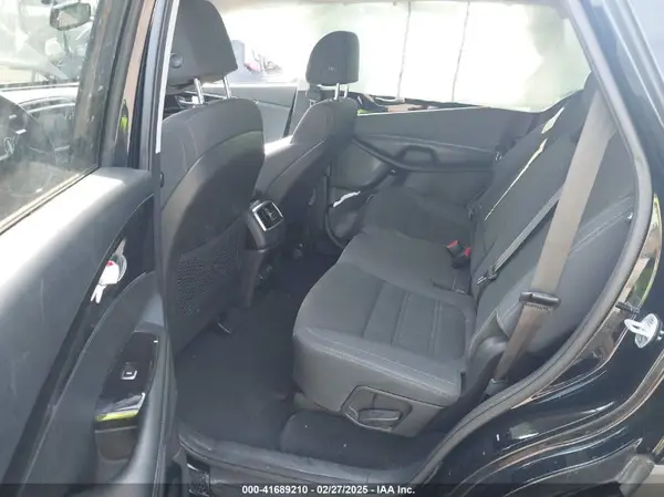 5XYPG4A31HG212258 2017 KIA SORENTO - Image 8