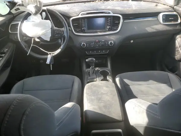 5XYPG4A31HG215807 2017 KIA SORENTO - Image 8