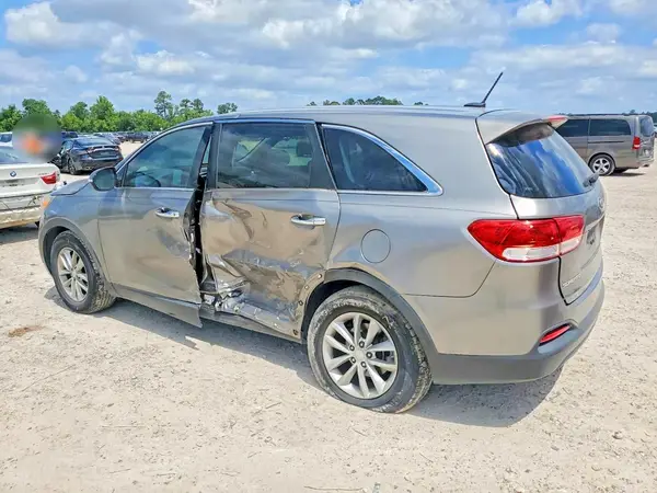 5XYPG4A31HG220943 2017 KIA SORENTO - Image 2