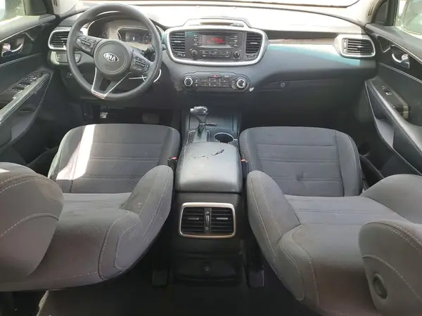 5XYPG4A31HG220943 2017 KIA SORENTO - Image 8