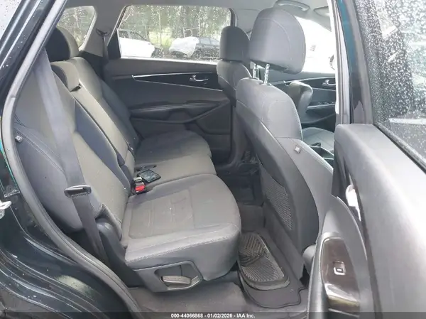 5XYPG4A31HG240190 2017 KIA SORENTO - Image 8