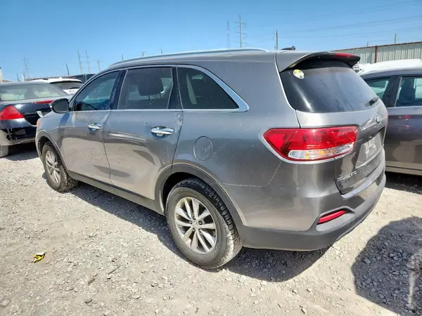 5XYPG4A31HG244823 2017 KIA SORENTO - Image 2