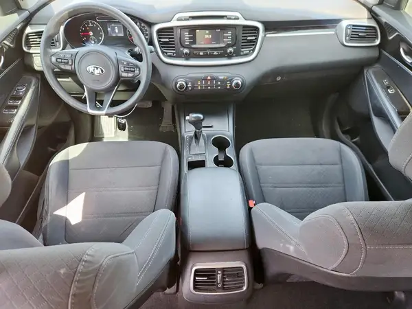 5XYPG4A31HG244823 2017 KIA SORENTO - Image 8