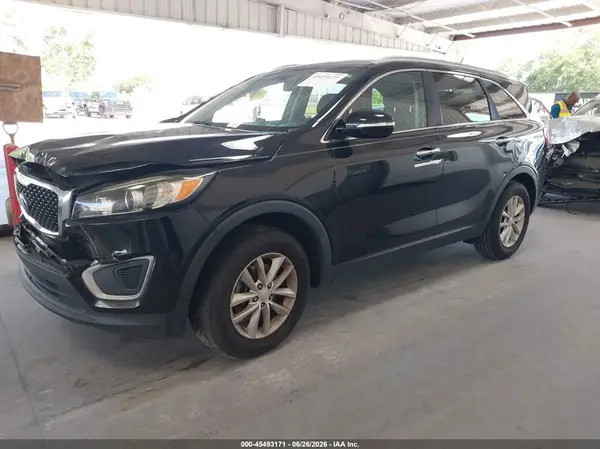 5XYPG4A31HG245065 2017 KIA SORENTO - Image 2
