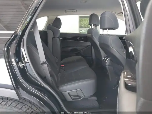 5XYPG4A31HG245065 2017 KIA SORENTO - Image 8