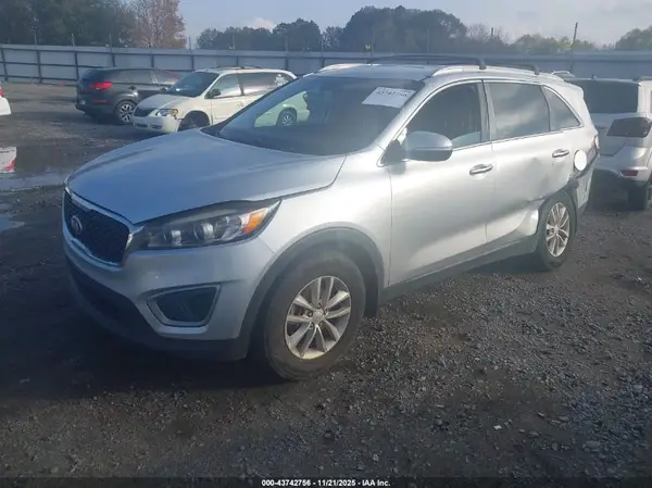 5XYPG4A31HG246278 2017 KIA SORENTO - Image 2