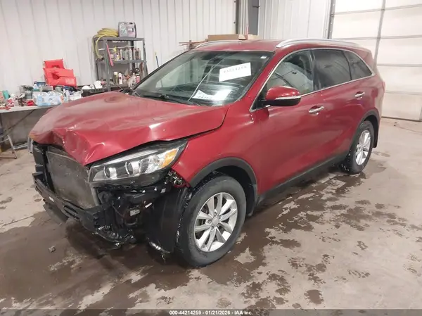 5XYPG4A31HG246586 2017 KIA SORENTO - Image 2