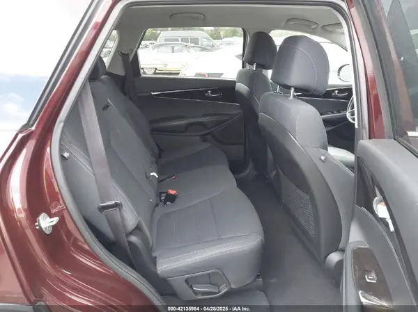 5XYPG4A31HG248662 2017 KIA SORENTO - Image 8