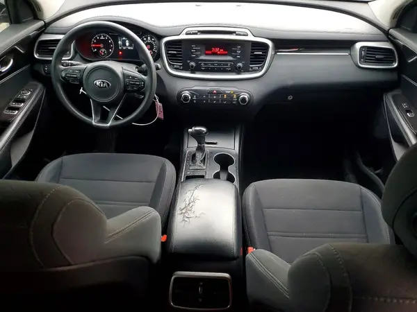 5XYPG4A31HG256826 2017 KIA SORENTO - Image 8