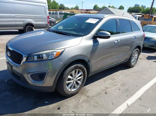 5XYPG4A31HG257930 2017 KIA SORENTO - Image 2