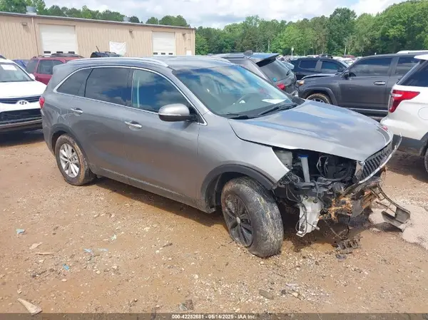 5XYPG4A31HG257958 2017 KIA SORENTO - Image 1