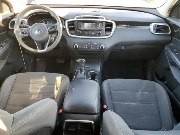 5XYPG4A31HG258091 2017 KIA SORENTO - Image 8