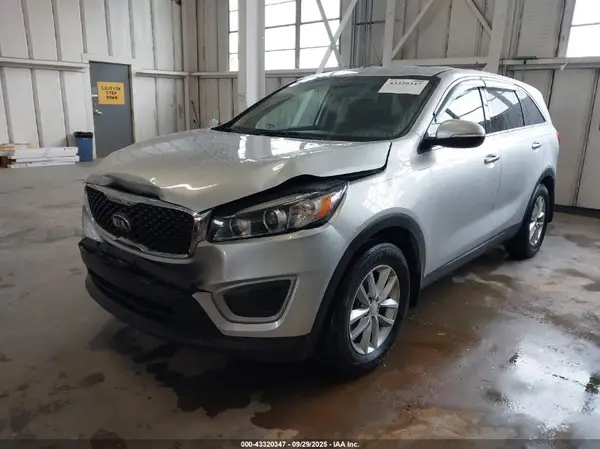 5XYPG4A31HG259001 2017 KIA SORENTO - Image 2
