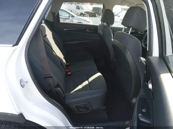 5XYPG4A31HG259273 2017 KIA SORENTO - Image 8