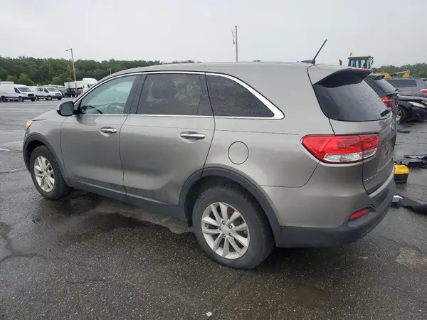 5XYPG4A31HG260391 2017 KIA SORENTO - Image 2