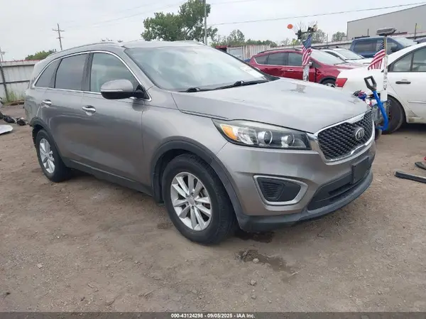 5XYPG4A31HG265462 2017 KIA SORENTO - Image 1
