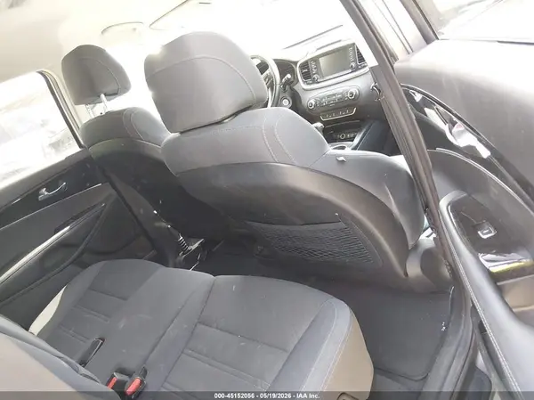 5XYPG4A31HG266739 2017 KIA SORENTO - Image 8
