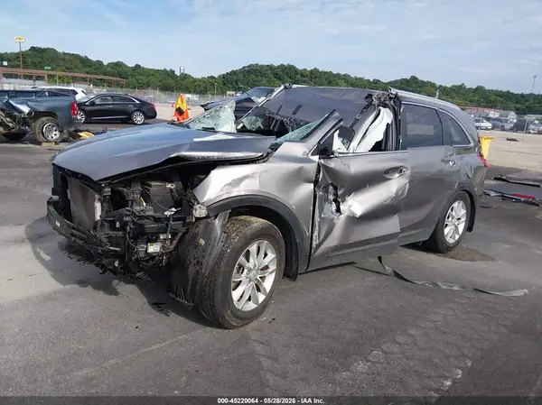 5XYPG4A31HG270967 2017 KIA SORENTO - Image 2