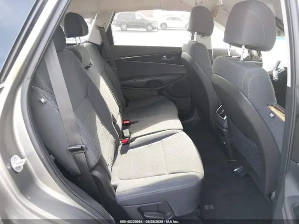 5XYPG4A31HG270967 2017 KIA SORENTO - Image 8