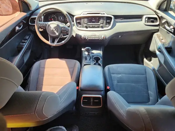 5XYPG4A31HG274243 2017 KIA SORENTO - Image 8