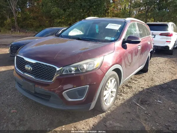 5XYPG4A31HG279023 2017 KIA SORENTO - Image 2
