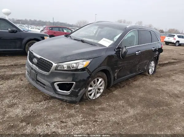 5XYPG4A31HG281189 2017 KIA SORENTO - Image 2